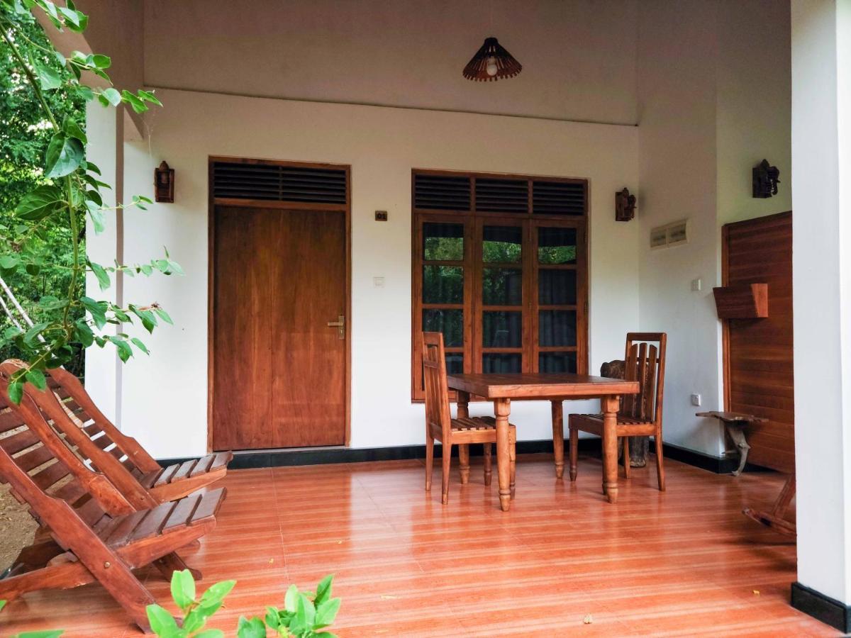 Woodholic Homestay シギリヤ エクステリア 写真