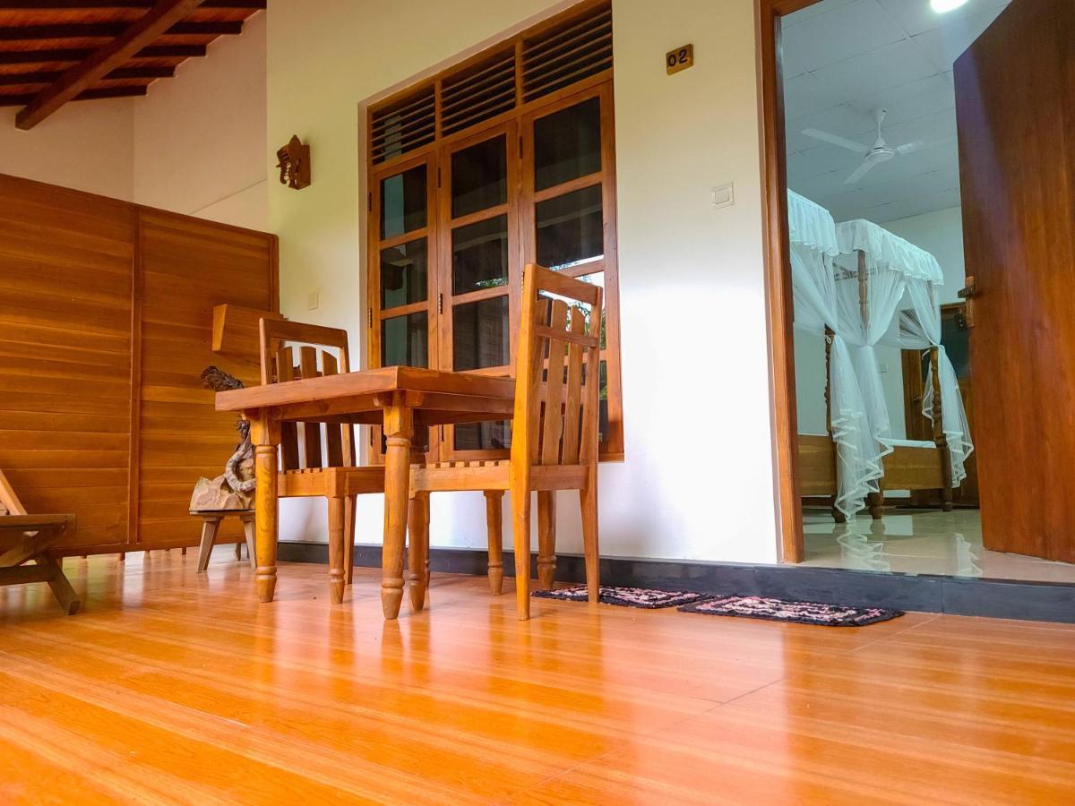 Woodholic Homestay シギリヤ エクステリア 写真