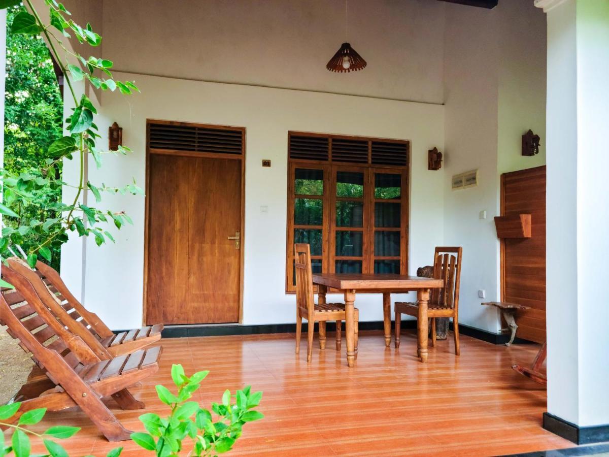 Woodholic Homestay シギリヤ エクステリア 写真