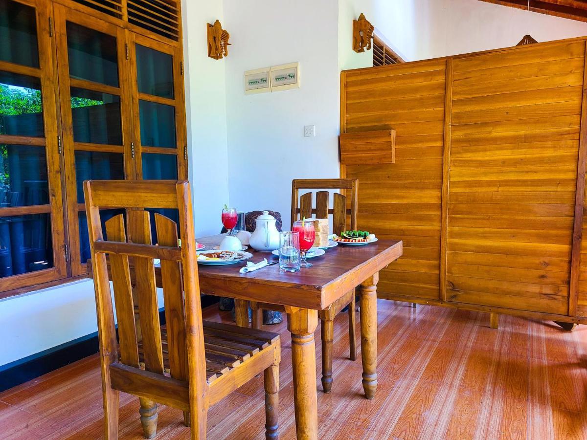 Woodholic Homestay シギリヤ エクステリア 写真